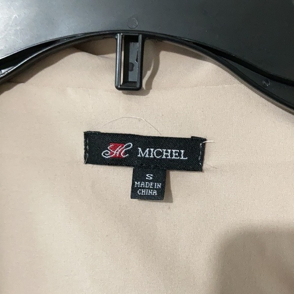 Blazer - Picture 3 of 3